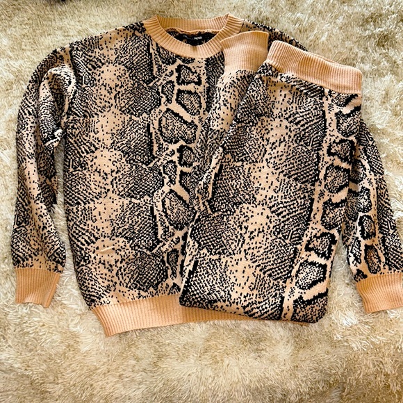 Animal Print Knit Jogger - Picture 1 of 3